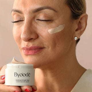 Crema hidratante ultranutritiva con manteca de karité y aceite de jojoba