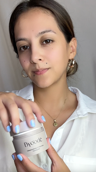Usuaria probando Byoode
