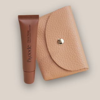 Chia Lip Therapy con cartera de regalo.