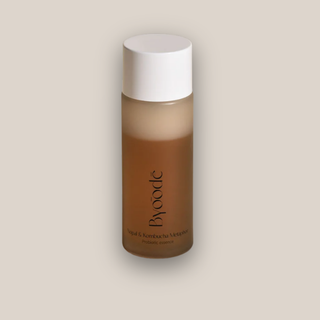 Producto equilibrante multifunción. Sirve como tónico equilibrante, sérum antioxidane y crema ligera en pieles grasas.