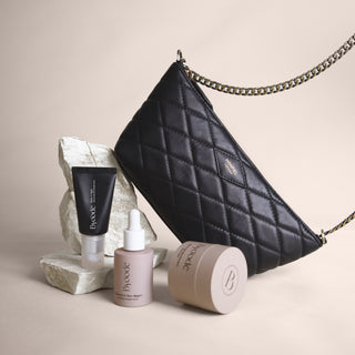 Bolso New York Monpiel con sérum de ácido hialurónico, sérum de retinal y crema hidratante mousse. Hyaluronic & Okra Allegory, Retin-A Night y Lotus & Spirulina Romance.