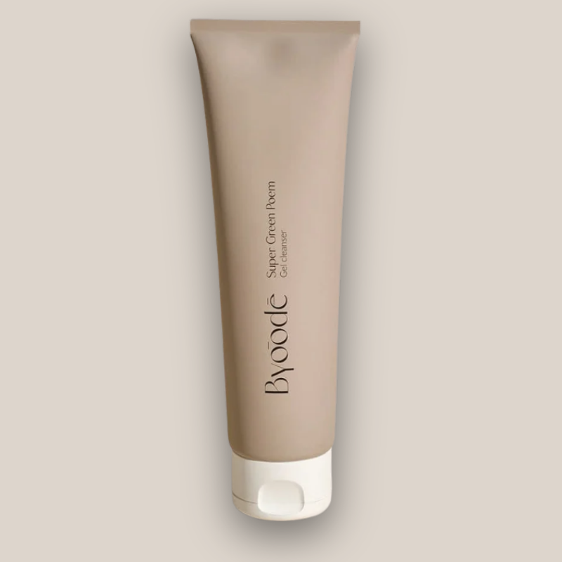 Limpiador en gel ultra espumoso con antioxidantes y suave acción exfoliante.