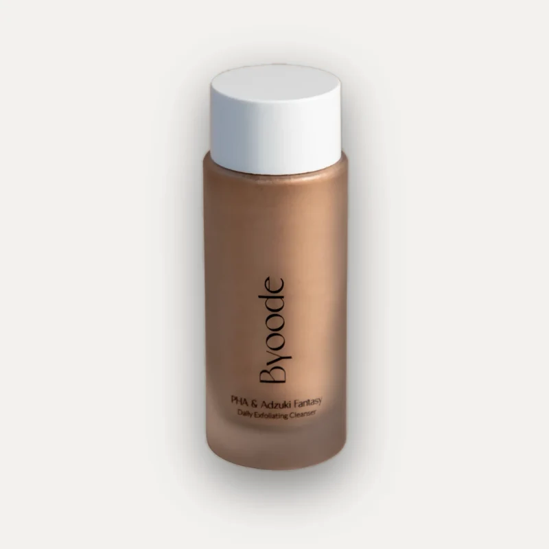 Limpiador exfoliante en polvo a espuma con exfoliantes físicos y químicos.